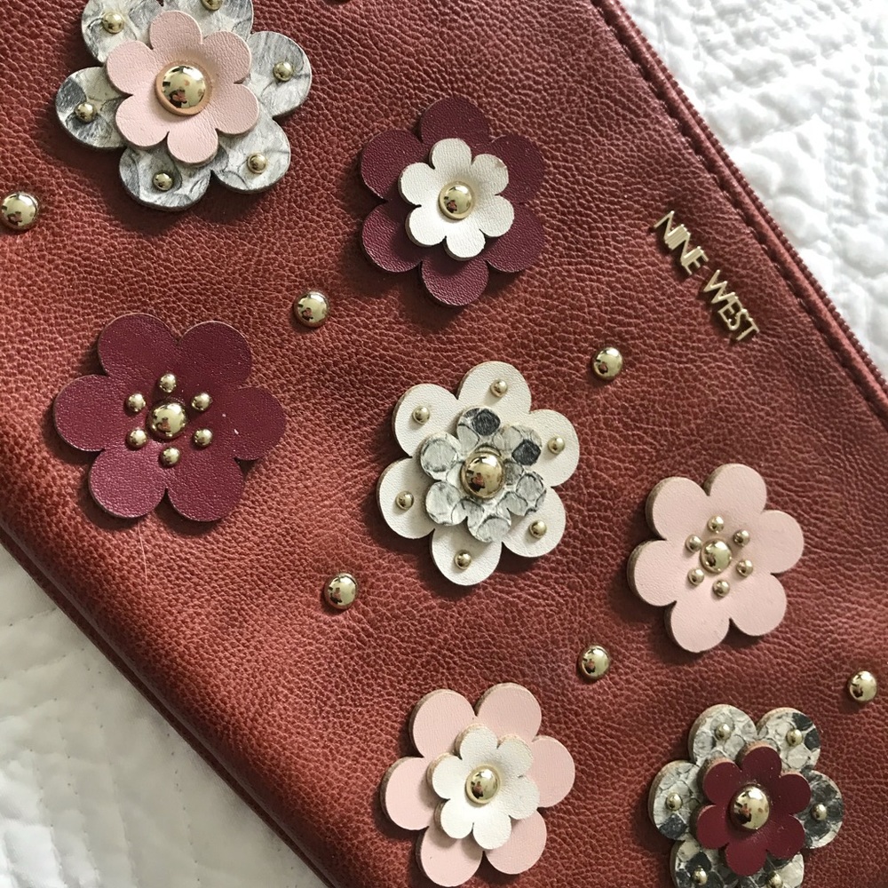 Nine West Wristlet- NWOT